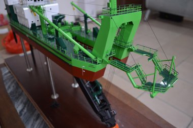 絞吸船模型